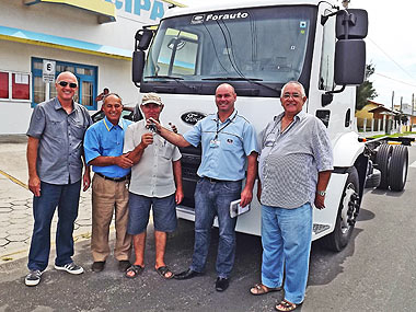 Prefeitura de Arroio do Silva adquire caminhão Ford Cargo zero quilômetro