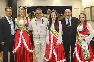 Rainha e Princesas da Festa do Colono fazem divulgação em Florianópolis