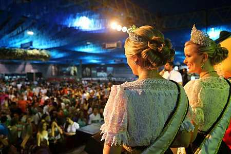 Sommerfest em Blumenau atrai mais de 25 mil pessoas